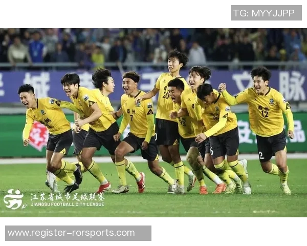 南京足球队逆袭之路挑战赛特别报道展现拼搏精神与团队力量 南京足球队逆袭之路挑战赛特别报道展现拼搏精神与团队力量